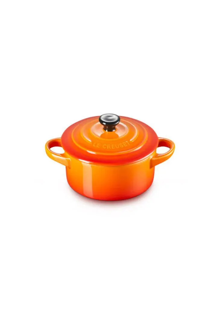 Le Creuset Stoneware petite round casserole. 6