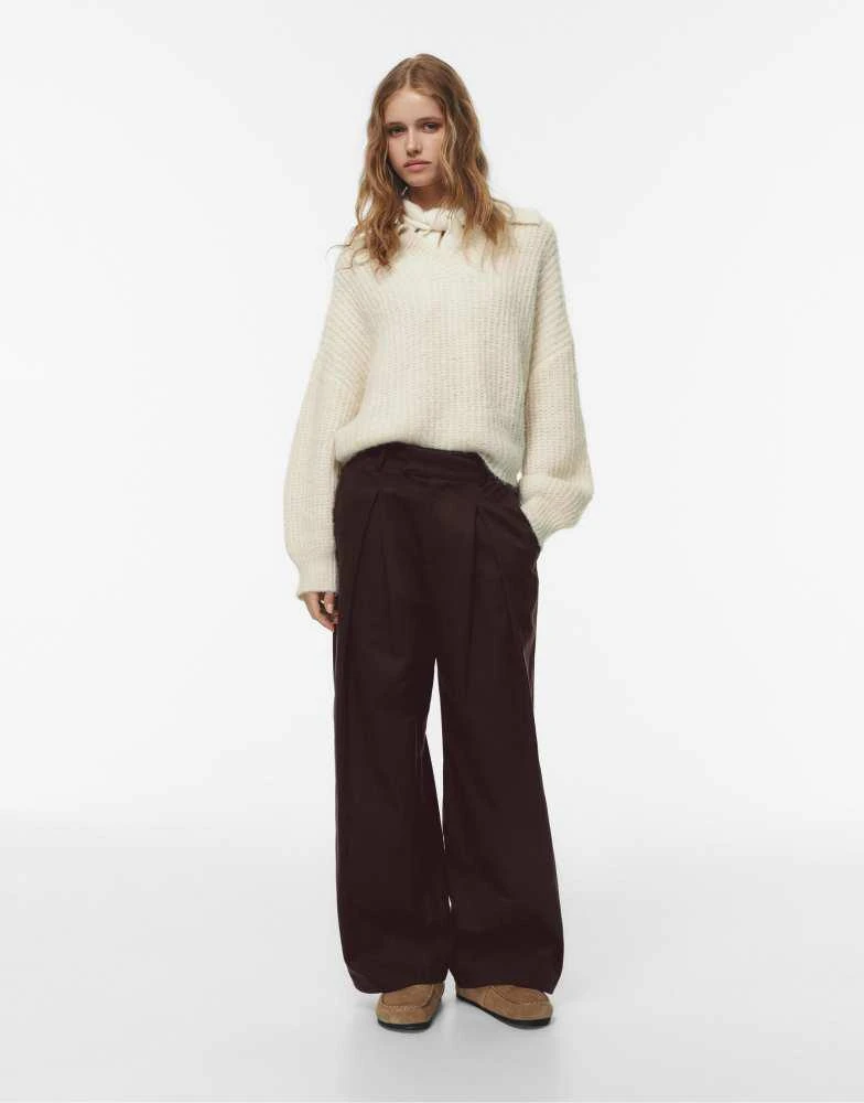 Pull&Bear Pull&Bear Polo collar sweater in beige 4