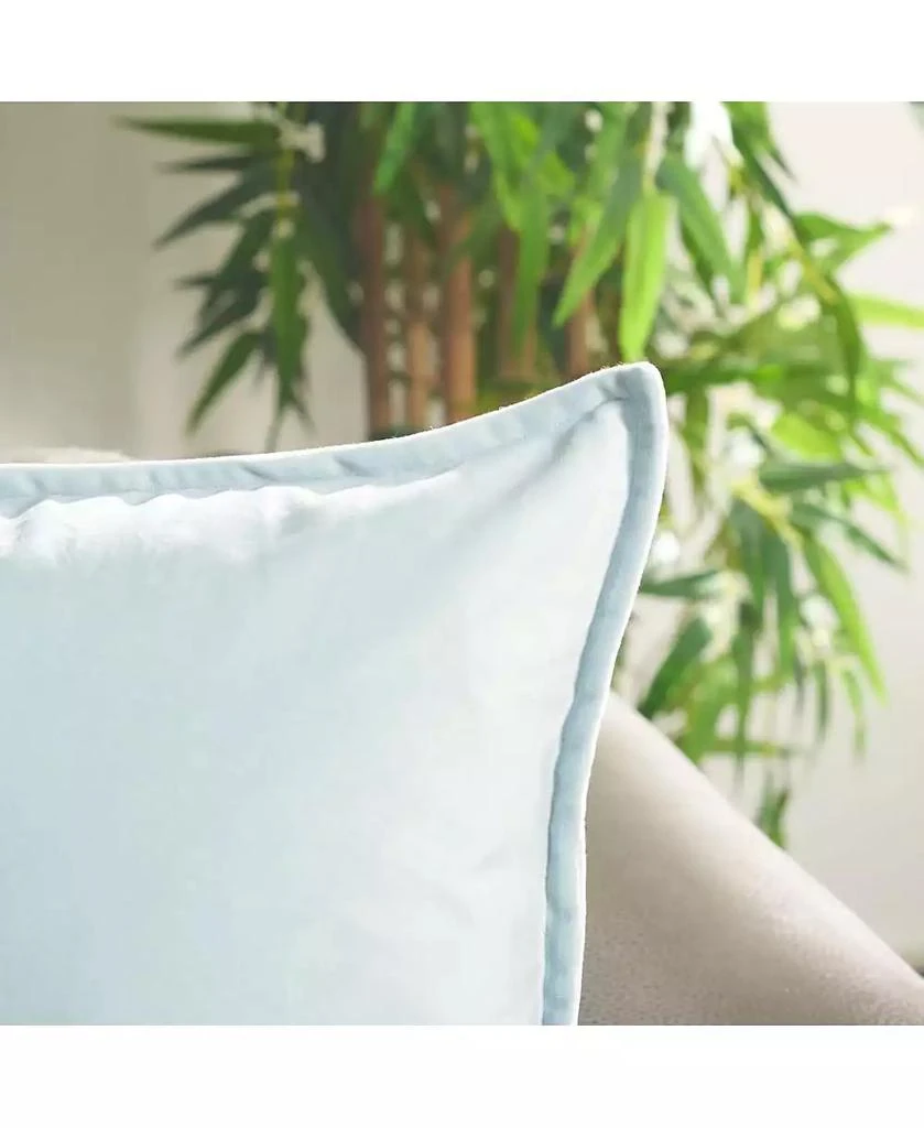 Safavieh Lornis 18" x 18" Pillow 3