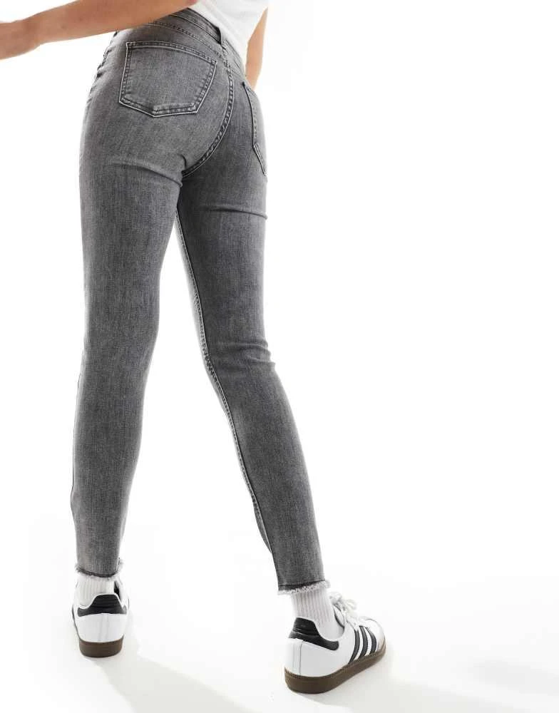 Pull&Bear Pull&Bear high rise skinny jeans in grey 5
