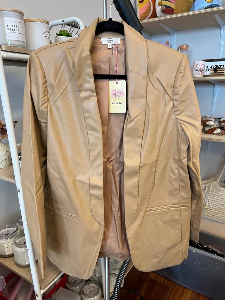 entro Entro - Women
s Faux Leather Blazer