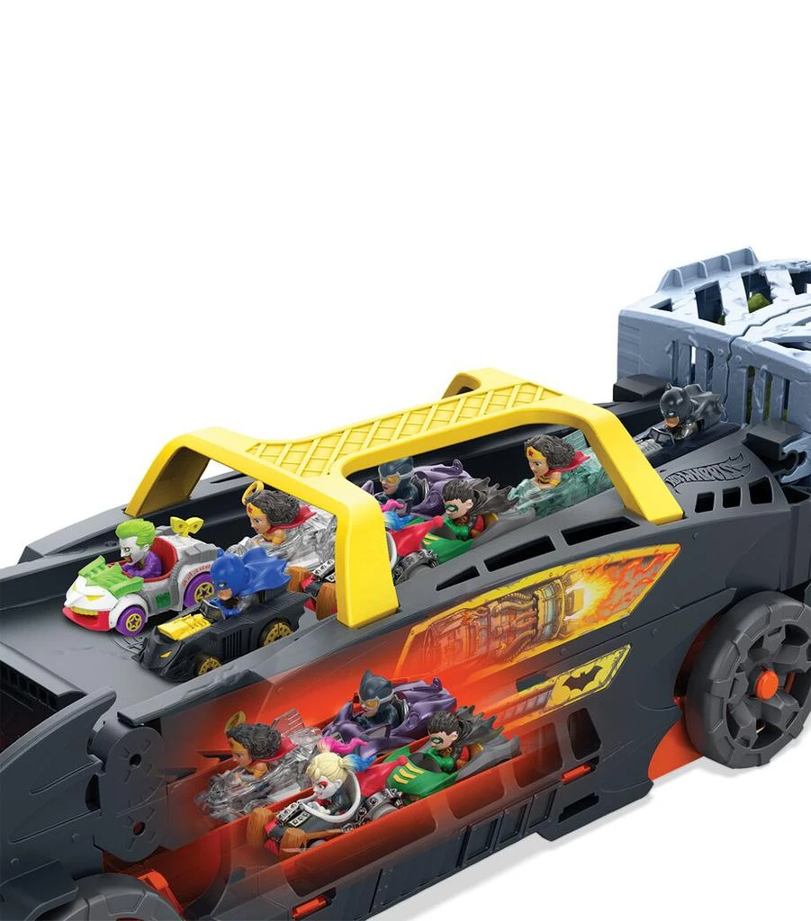Hot Wheels Racerverse Batman's Escape Chase Track Set 4