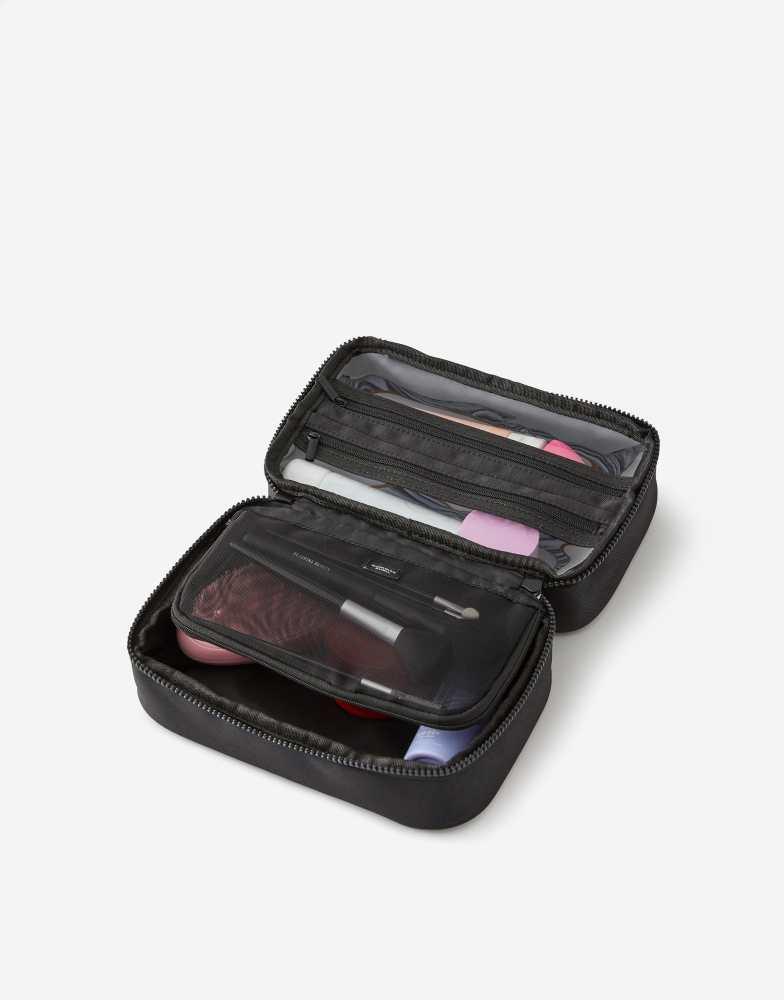 TYPO TYPO Flat lay wash bag in black
