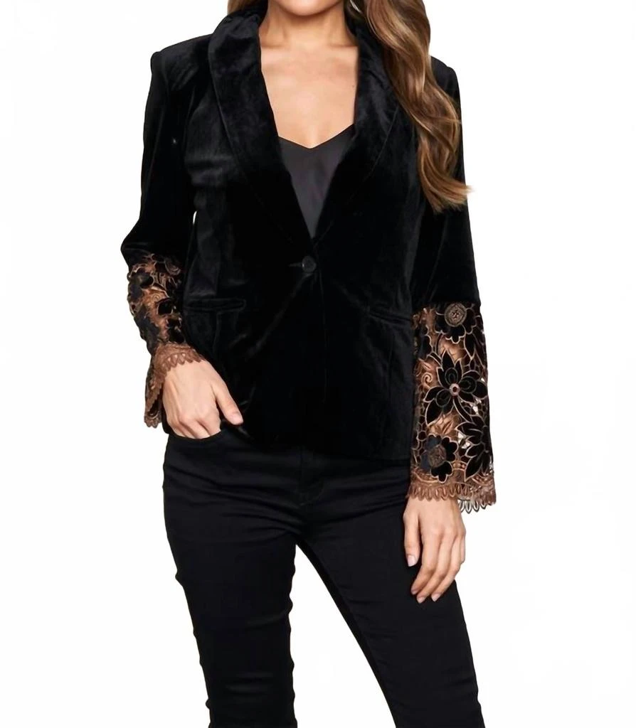 PAPARAZZI Velvet Blazer With Velvet Cutwork Back And Sleeves In Black