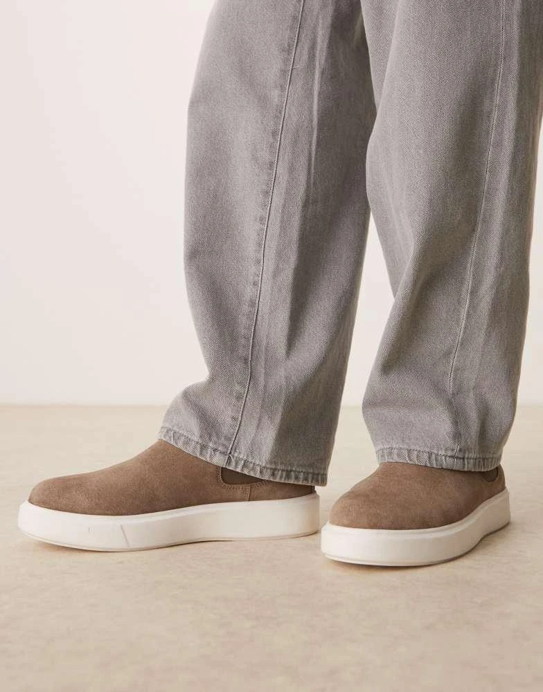 ASOS ASOS DESIGN chelsea boots in beige suede 3