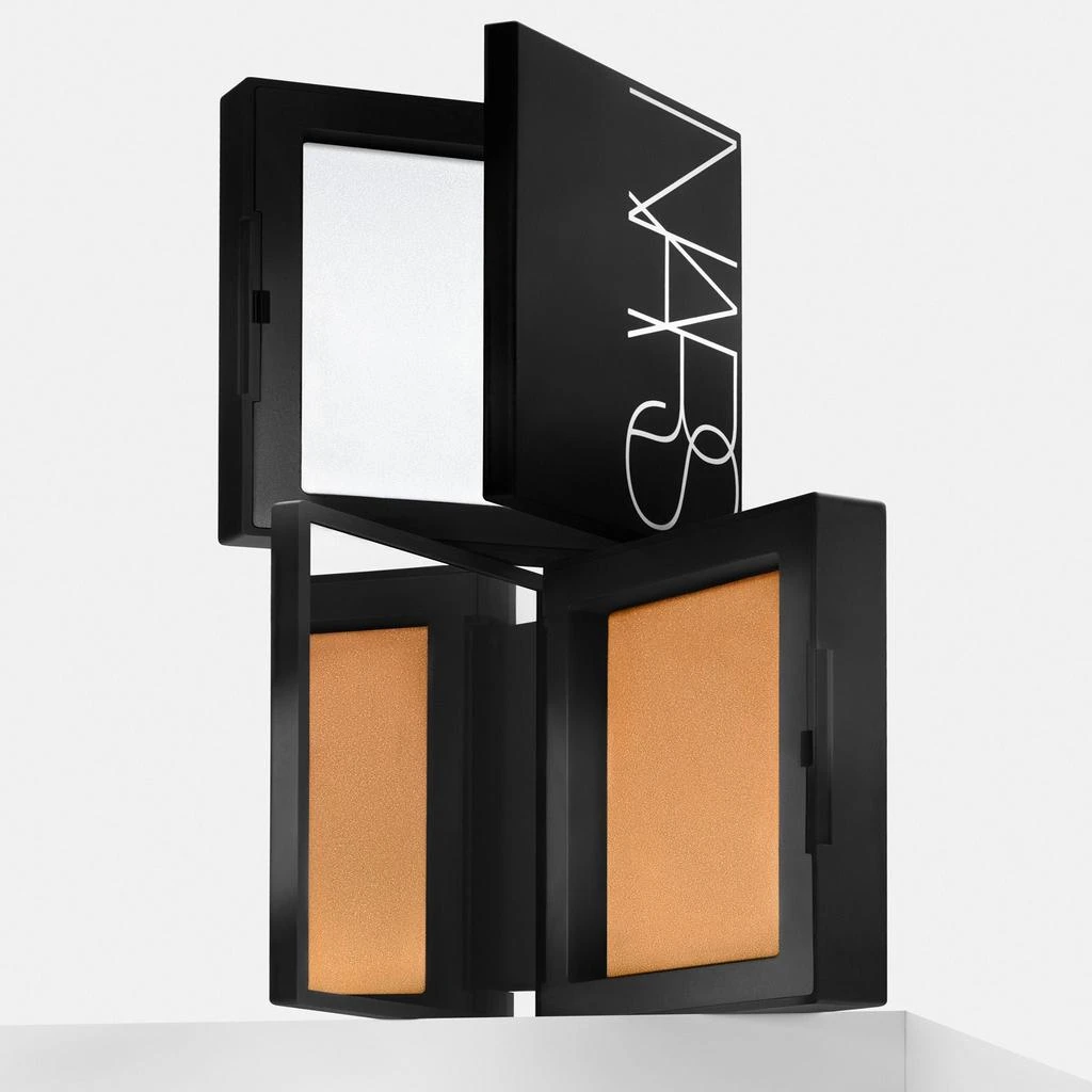NARS Light Reflecting Pressed Setting Powder 6