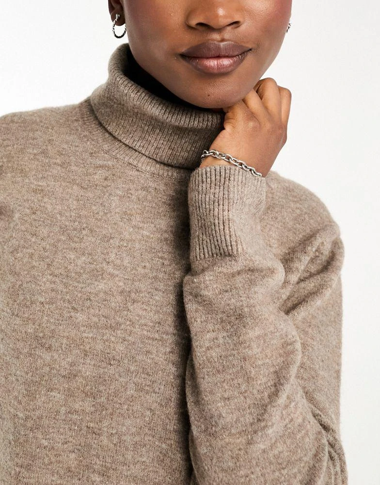 Weekday Weekday Ayla knitted jumper in dark taupe melange 4