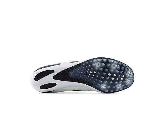 New Balance FuelCell MD500 v9 5
