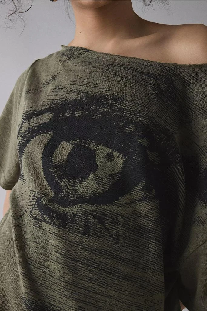 BDG BDG Courtney Eye Graphic Off-The-Shoulder Oversized Tee 4