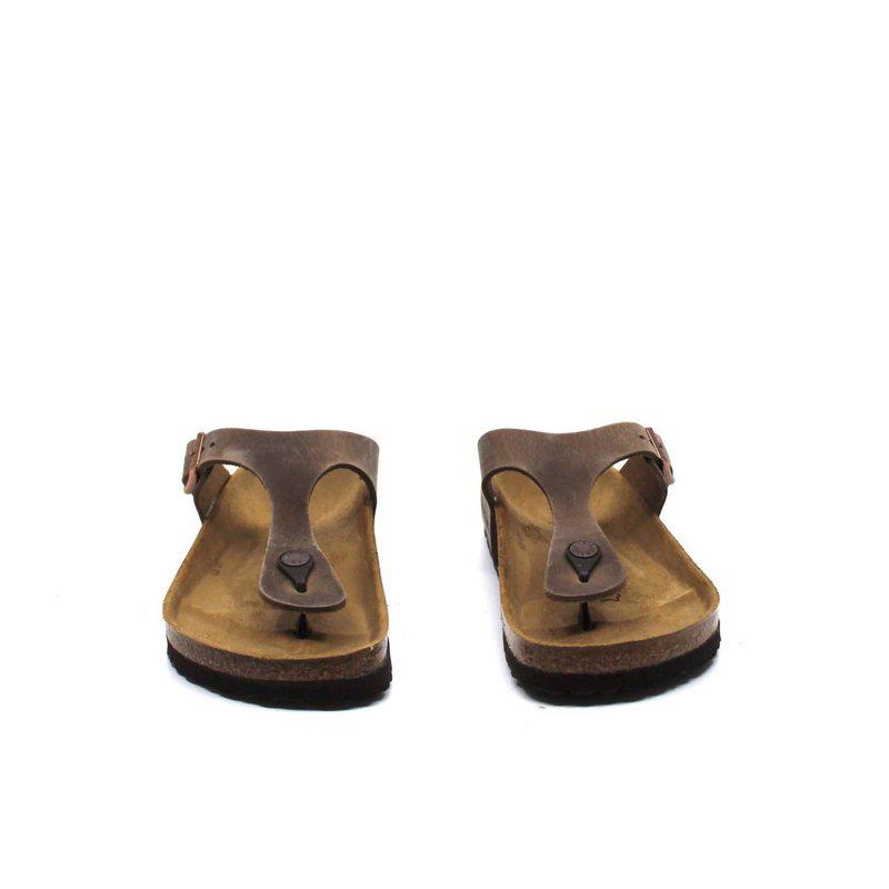 Birkenstock Gizeh Sandal In Tobacco Leather