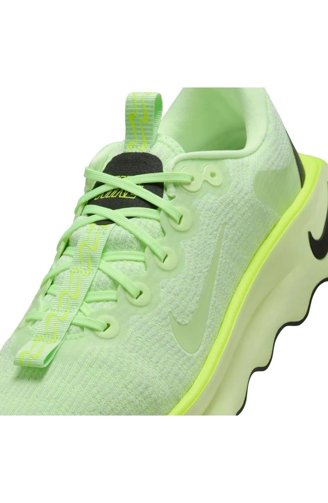 NIKE Motiva Walking Sneaker 7