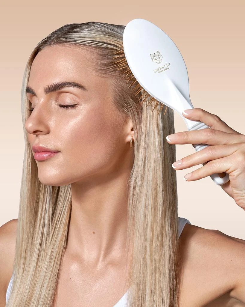 SNOW FOX Gua Sha Hair and Scalp Brush 2