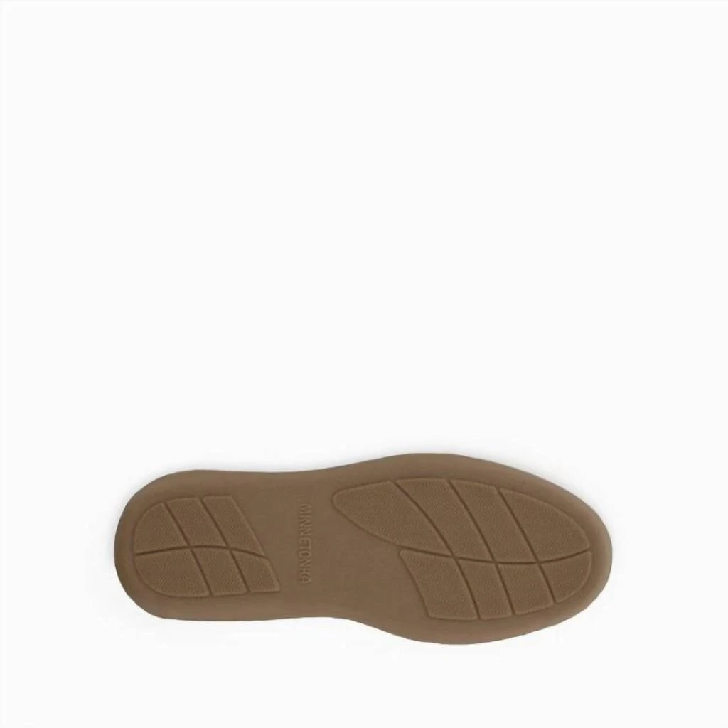 Minnetonka Minnetonka - Women
s Sheepskin Hardsole Moccasins 3