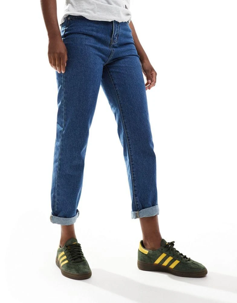 Don't Think Twice DTT Lou mom jeans in mid blue wash 1