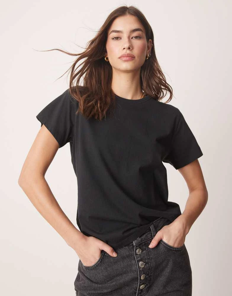 Abercrombie & Fitch Abercrombie & Fitch short sleeve relaxed t-shirt in black 1