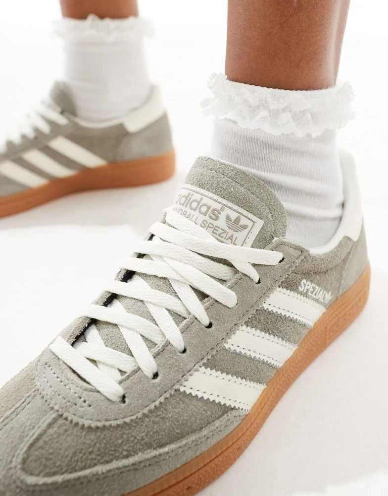 Adidas adidas Originals Handball Spezial trainers in grey and white with gum sole 4
