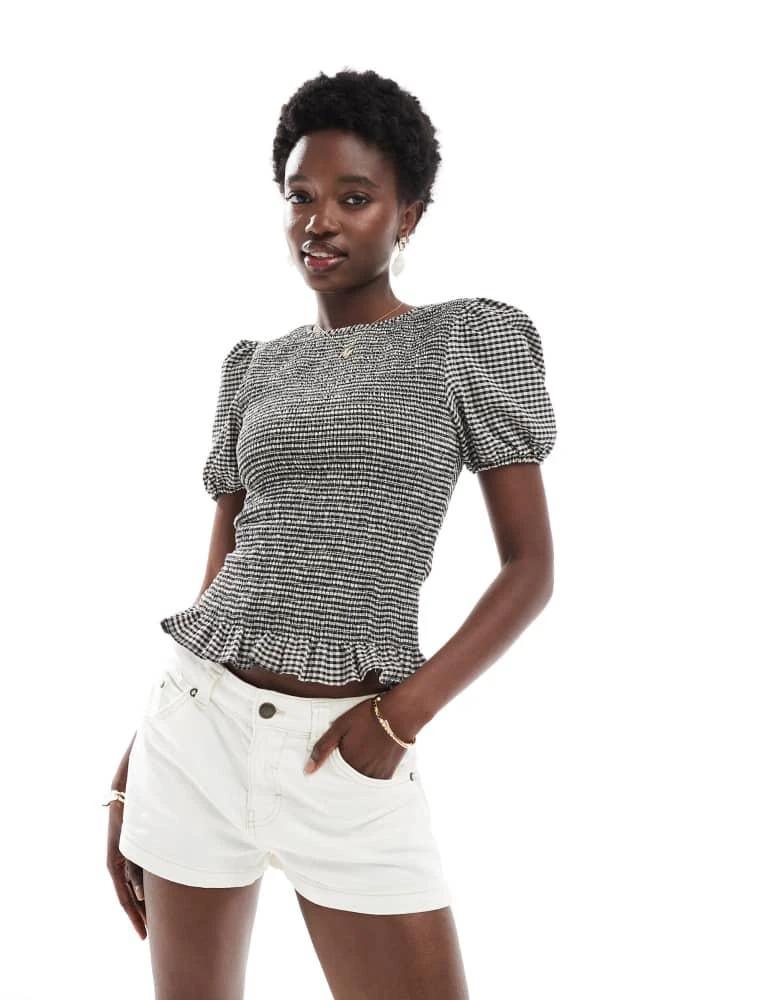 Bershka Bershka high waisted denim shorts in white 2