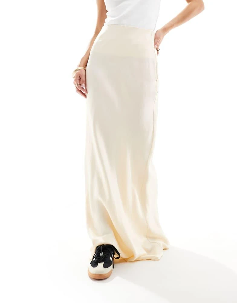 Stradivarius Stradivarius Petite satin maxi skirt in oyster 4