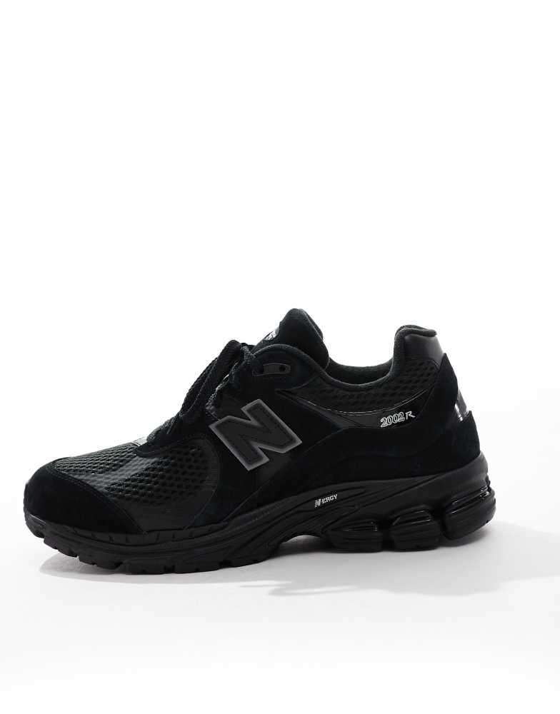 靴 New Balance 2002R \"Triple Black\" New Balance 2002R “Triple Black” Zalando Exclusive Size UK