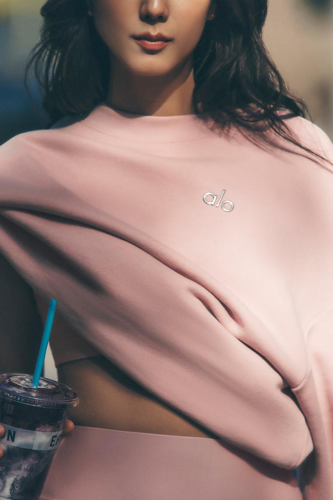Alo Accolade Crew Neck Pullover - Pink Quartz