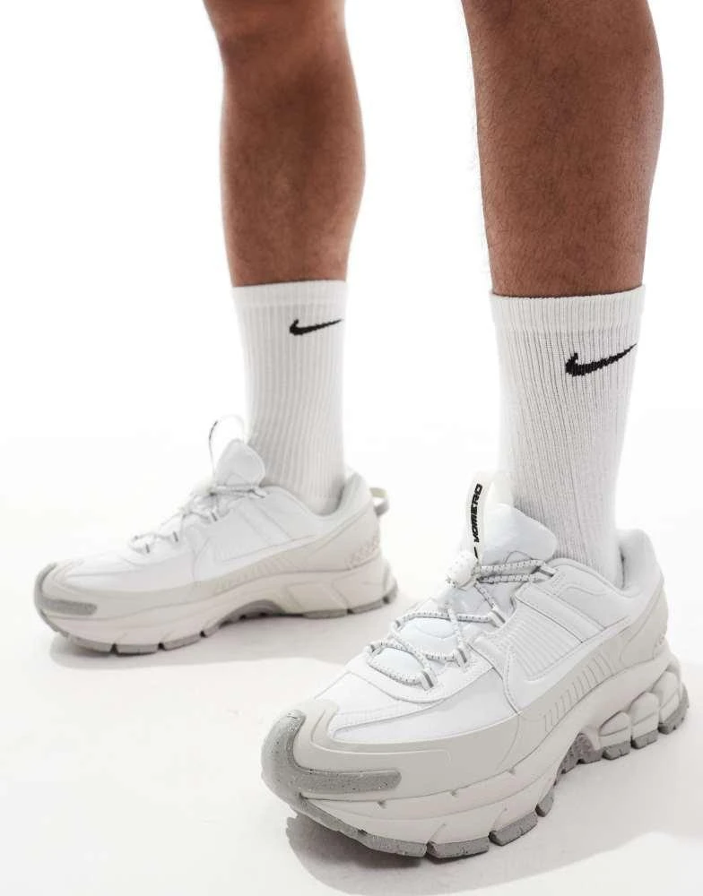 NIKE Nike Zoom Vomero 5 Roam trainers in white and grey 1