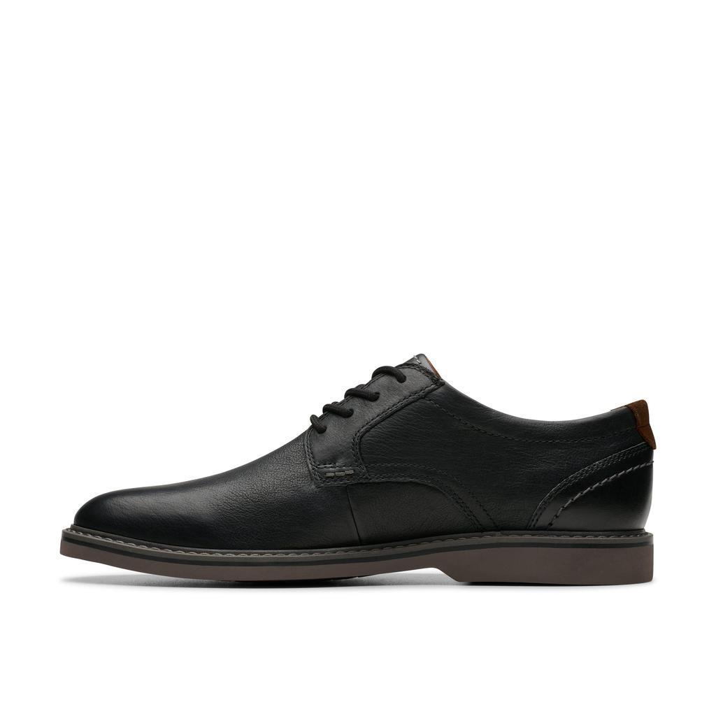 Clarks Radcliff Low in Black Leather