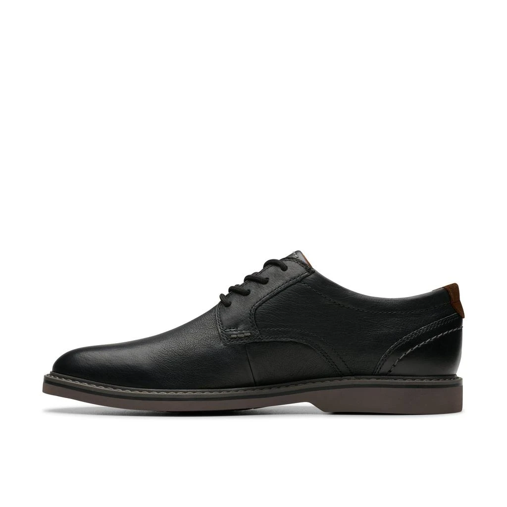 Clarks Radcliff Low in Black Leather 2