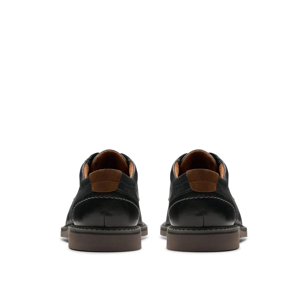 Clarks Radcliff Low in Black Leather 4