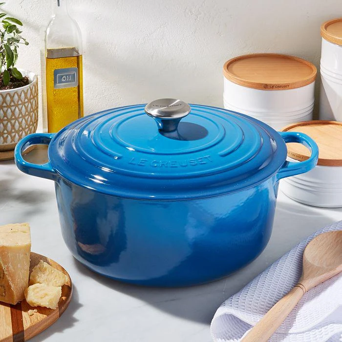 Le Creuset Signature 4.5-Quart Round French Oven 6