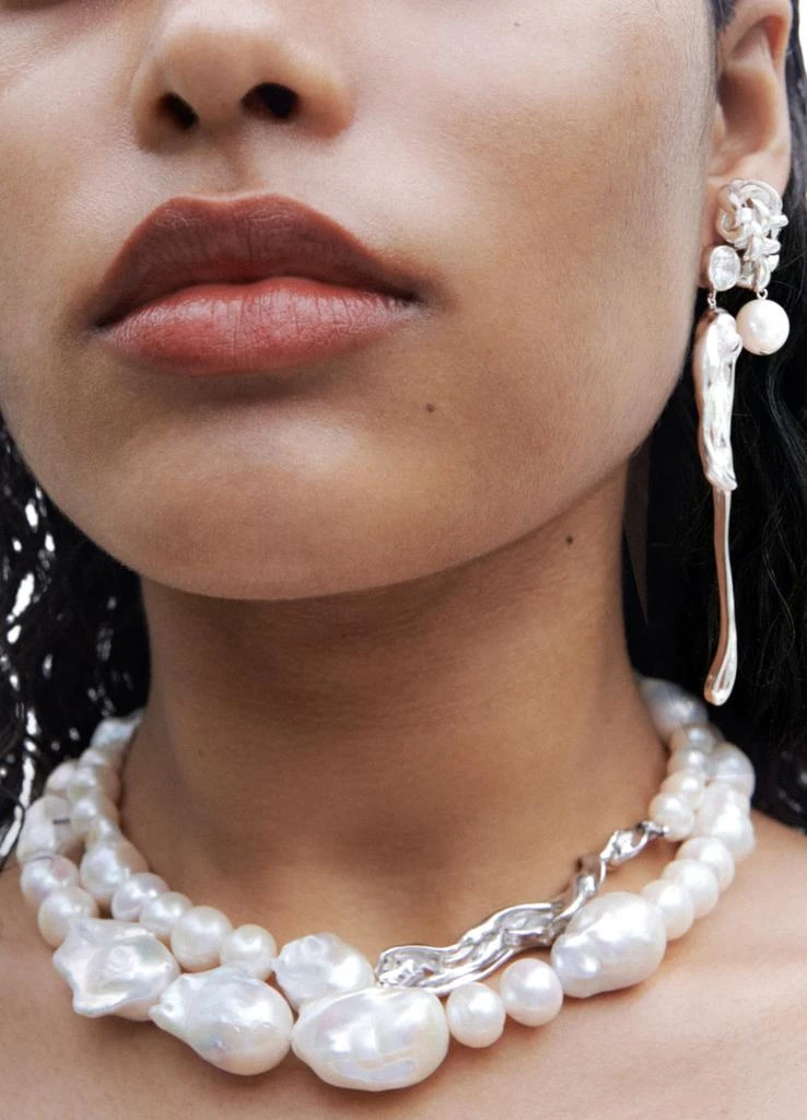 Completedworks Earrings with pearls 5