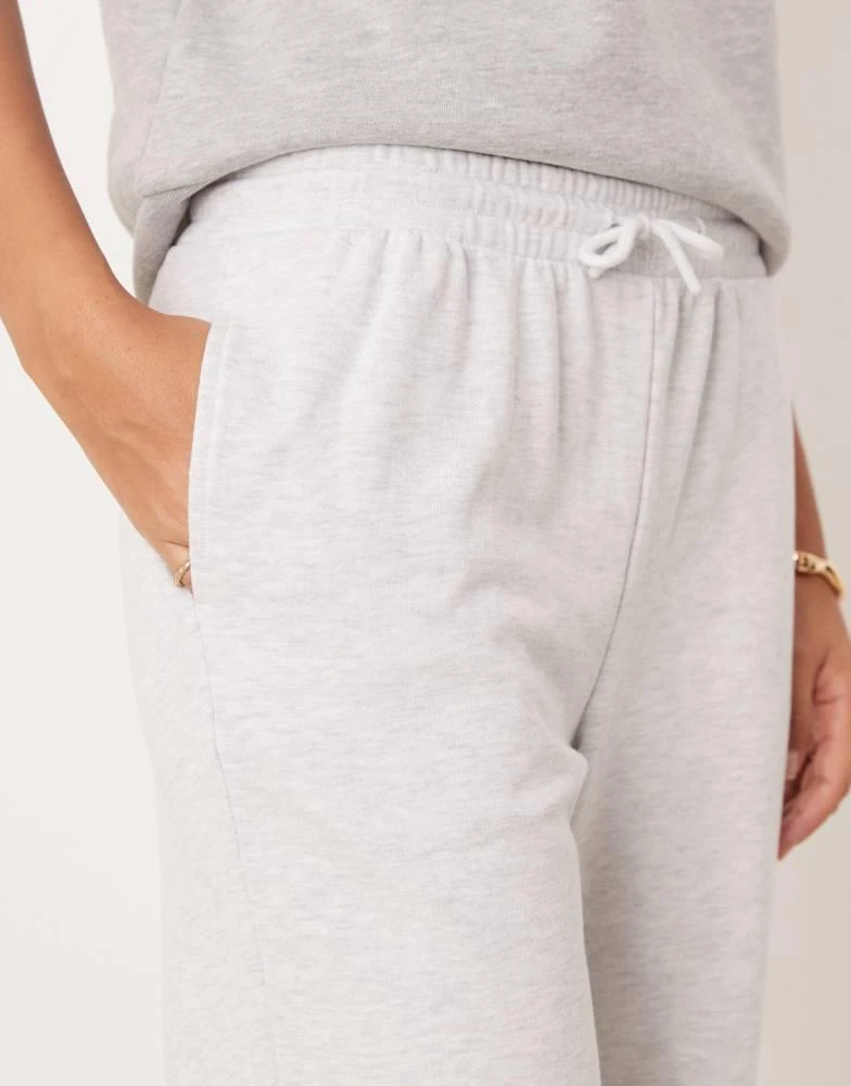 New Look New Look wide leg joggers in grey marl 5
