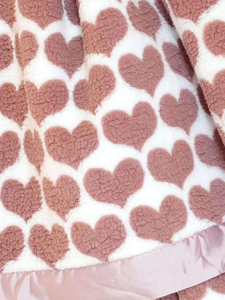 Little Giraffe Heart Satin-Trimmed Throw Blanket 2