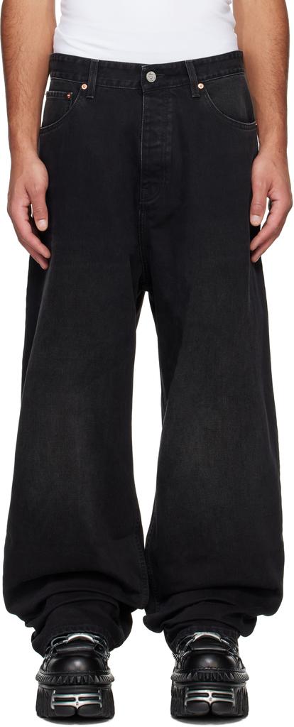 パンツ VETEMENTS DESTROYED BAGGY JEANS Vetements Men's' Destroyed Baggy Jeans in Black | LN-CC®
