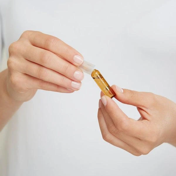 ISDIN ISDIN ISDINCEUTICS Instant Flash Lifting and Firming Serum with 8h Duration (5 Ampoules) 6