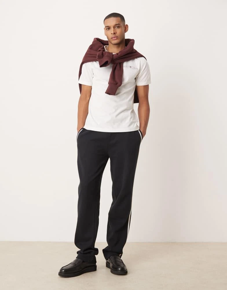 Gant GANT 1949 logo t-shirt in off white 3