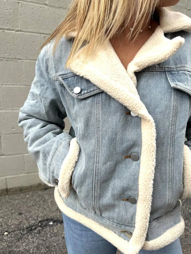 Sadie 
Sage Sadie 
Sage - Metropolis Denim Jacket With Faux Shearing 4
