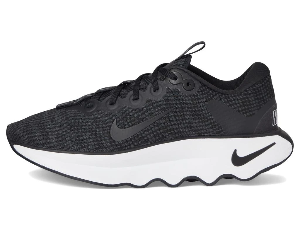 NIKE Motiva 4