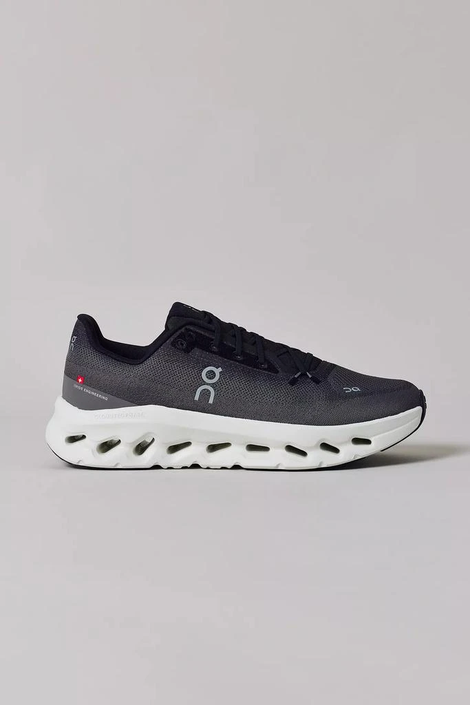 On On Men
s Cloudtilt Sneaker 3