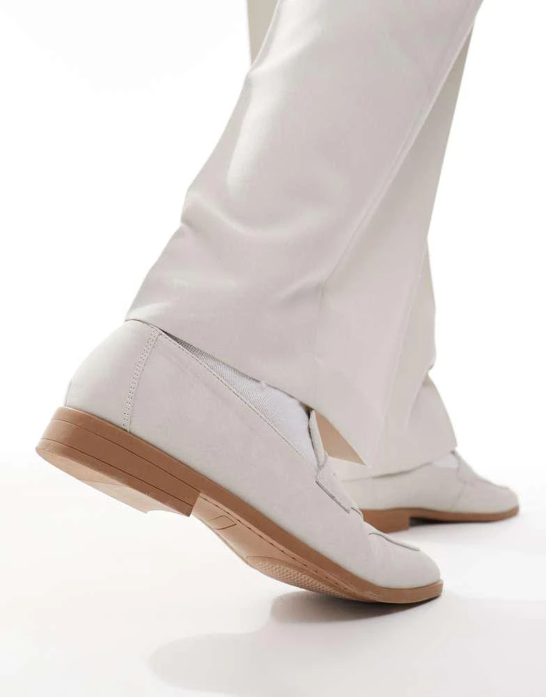 ASOS ASOS DESIGN penny loafer in light grey 4