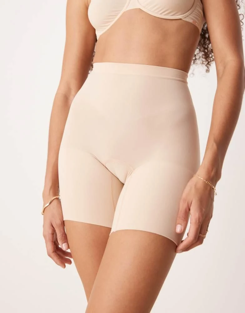 SPANX SPANXsculpt Seamless Power mid-thigh short with non slip waistband in beige 2