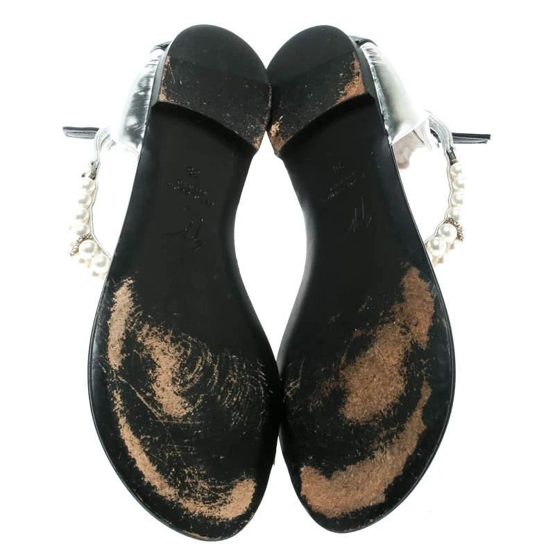 Giuseppe Zanotti Giuseppe Zanotti Silver Patent Leather Pearl Embellished Ankle Strap Toe Ring Flats Size 38 6