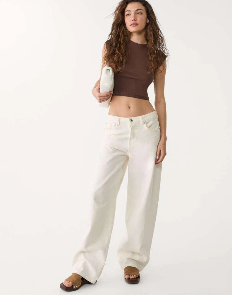 Stradivarius Stradivarius fitted cropped t-shirt in brown 4