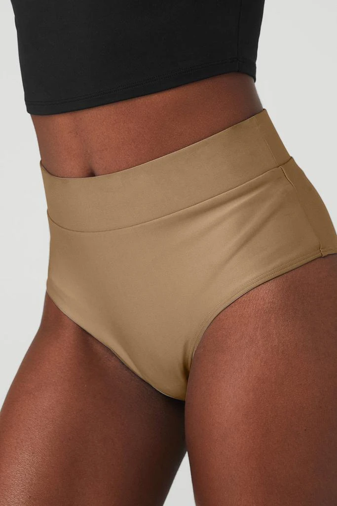 Alo Airlift Record-Breaker Boyshort - Gravel 4