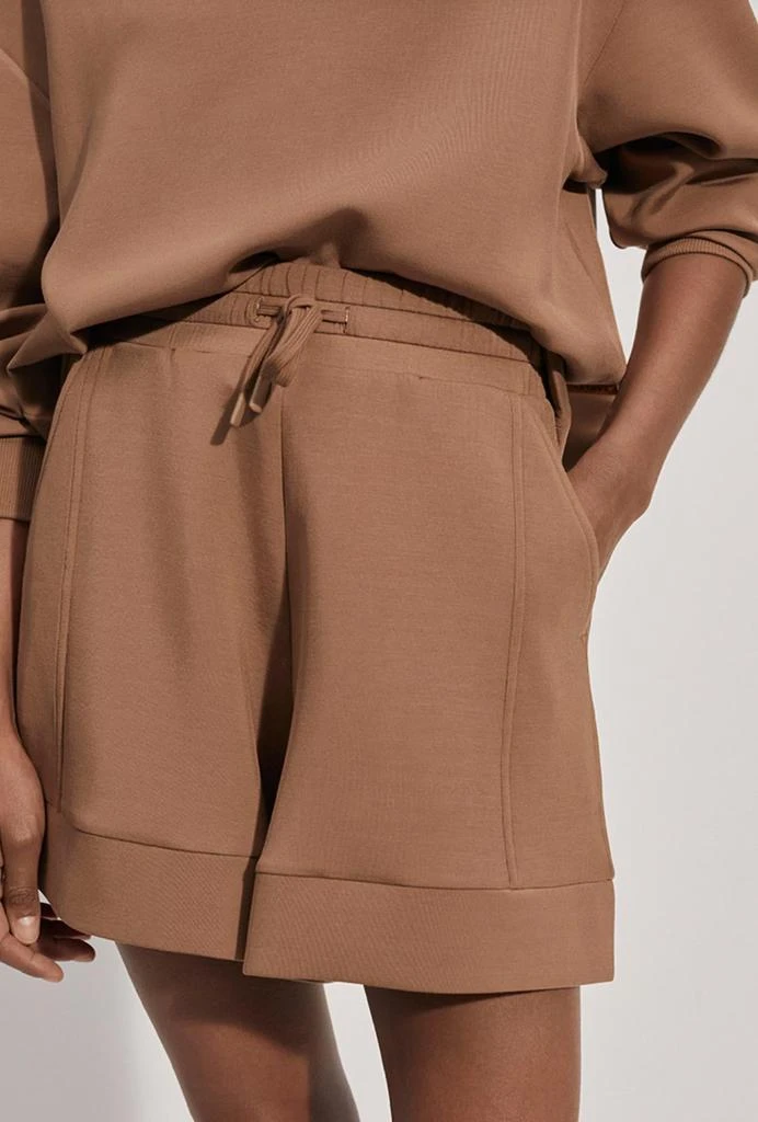 Varley Alder High Rise Short In Golden Bronze 5