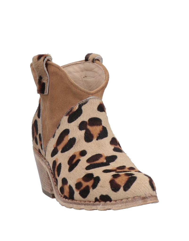 1725.A Ankle boot
