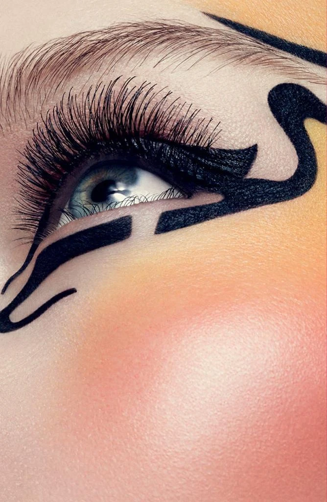 MAC Liquidlast 24-Hour Waterproof Eyeliner 4