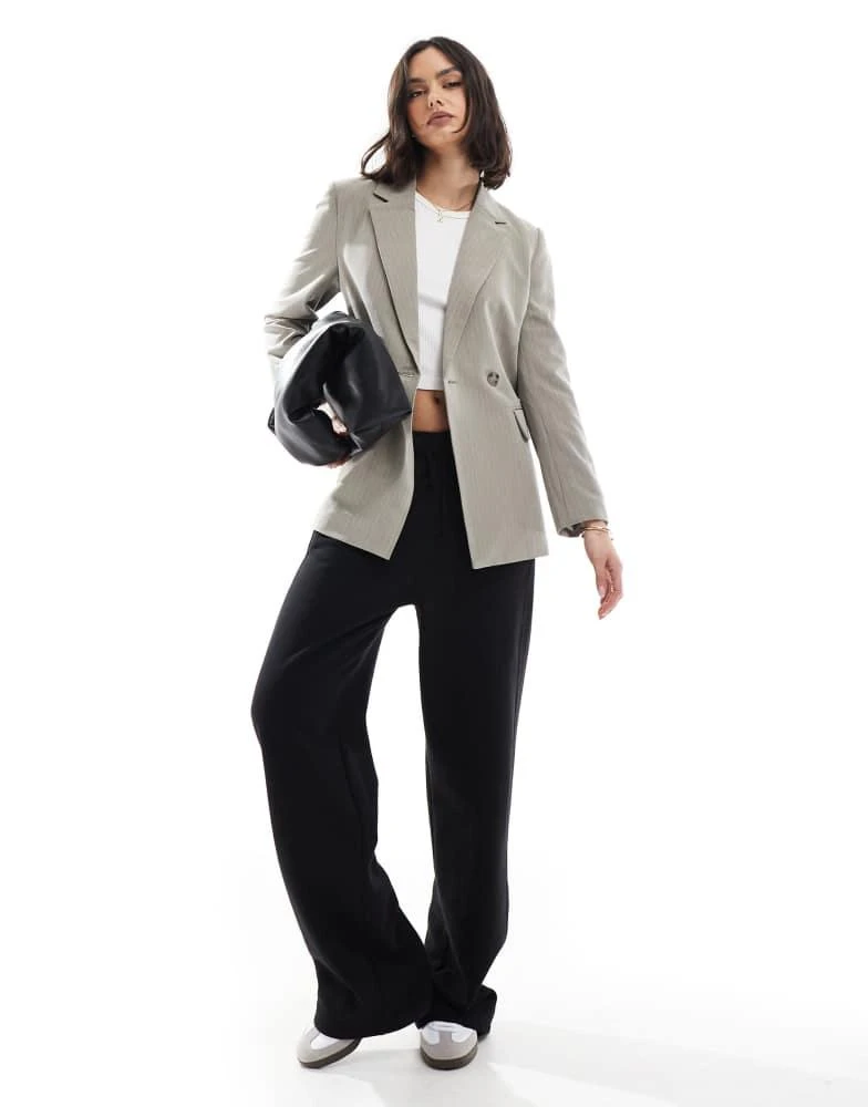 Stradivarius Stradivarius fitted blazer in taupe pinstripe 4