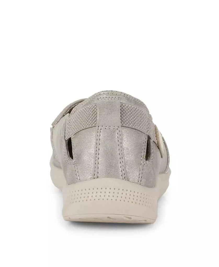 Baretraps Women's Viccia Slip On Flats 3