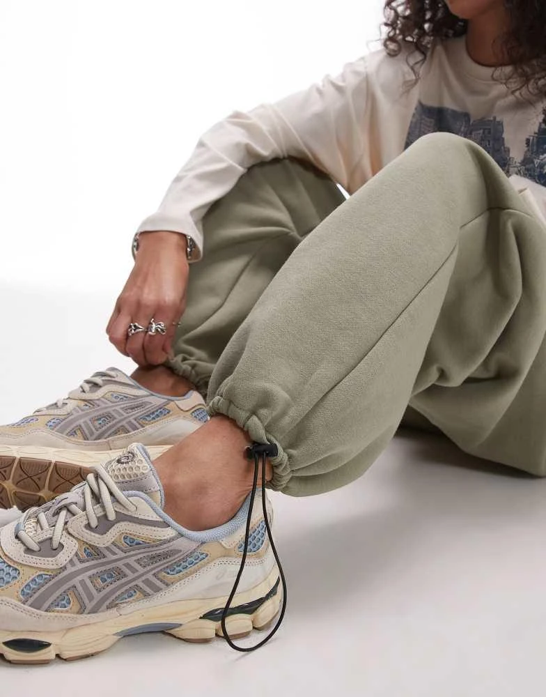 Topshop Topshop extreme oversized cuffed jogger in khaki 5