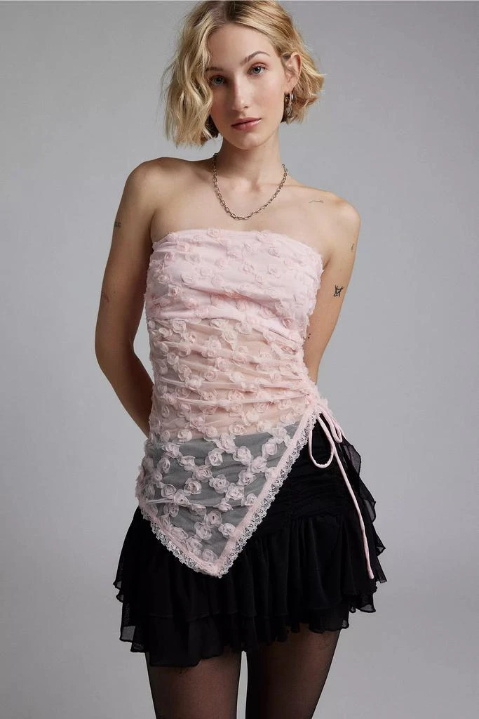 Kimchi Blue Kimchi Blue Rosie Floral Applique Tube Top 1